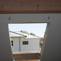 Öffnung für ein Dachfenster im Dach