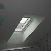 Ein Dachfenster aus Kunststoff